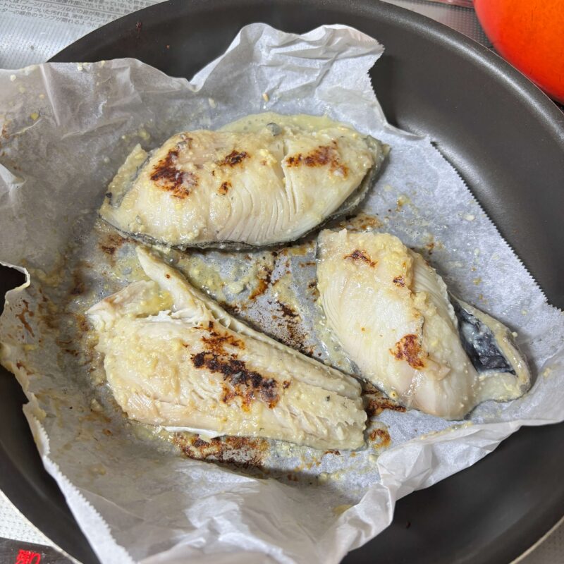 フライパンで焼く焼き魚の銀鱈