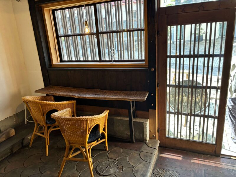 函館 tomboloの店内座席