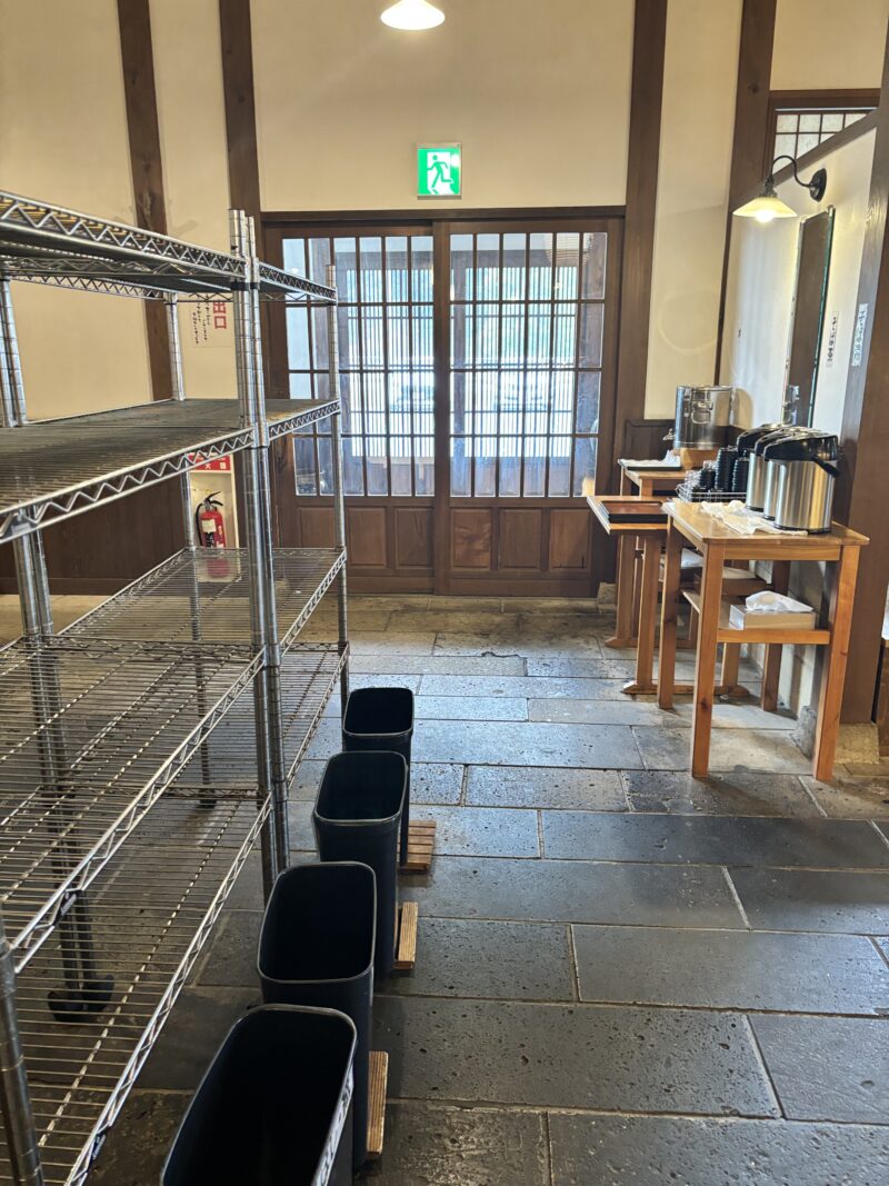 山形東根 そば森久の食器拈却口