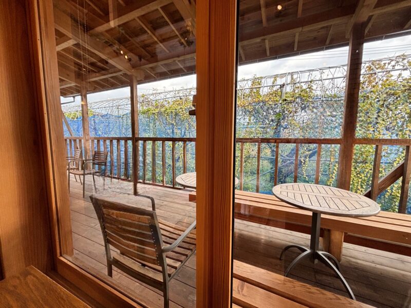 山形県東根市「すいっちこーひー」のテラス席