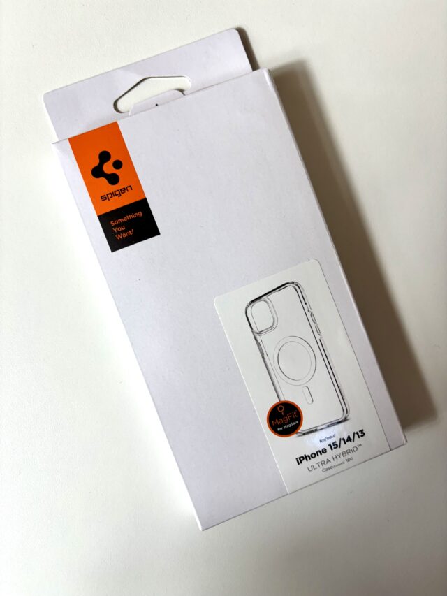 Spigenのクリアケースの外箱紹介