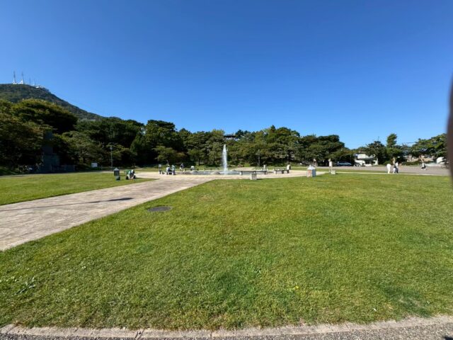 函館公園の噴水前広場