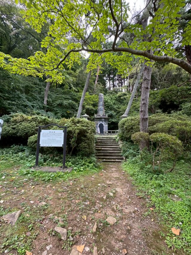 碧血碑へ向かう道。全体像