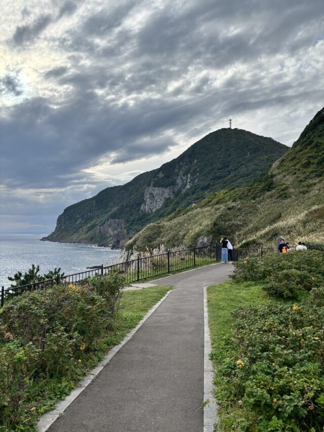 立待岬から見える山と海